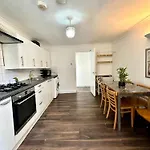 Spacious 4- Bedroom Flat! Kings Cross, St Pancras