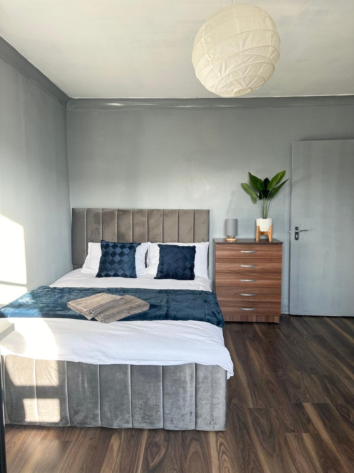 Appartamento Spacious 4- Bedroom Flat! Kings Cross, St Pancras Londra