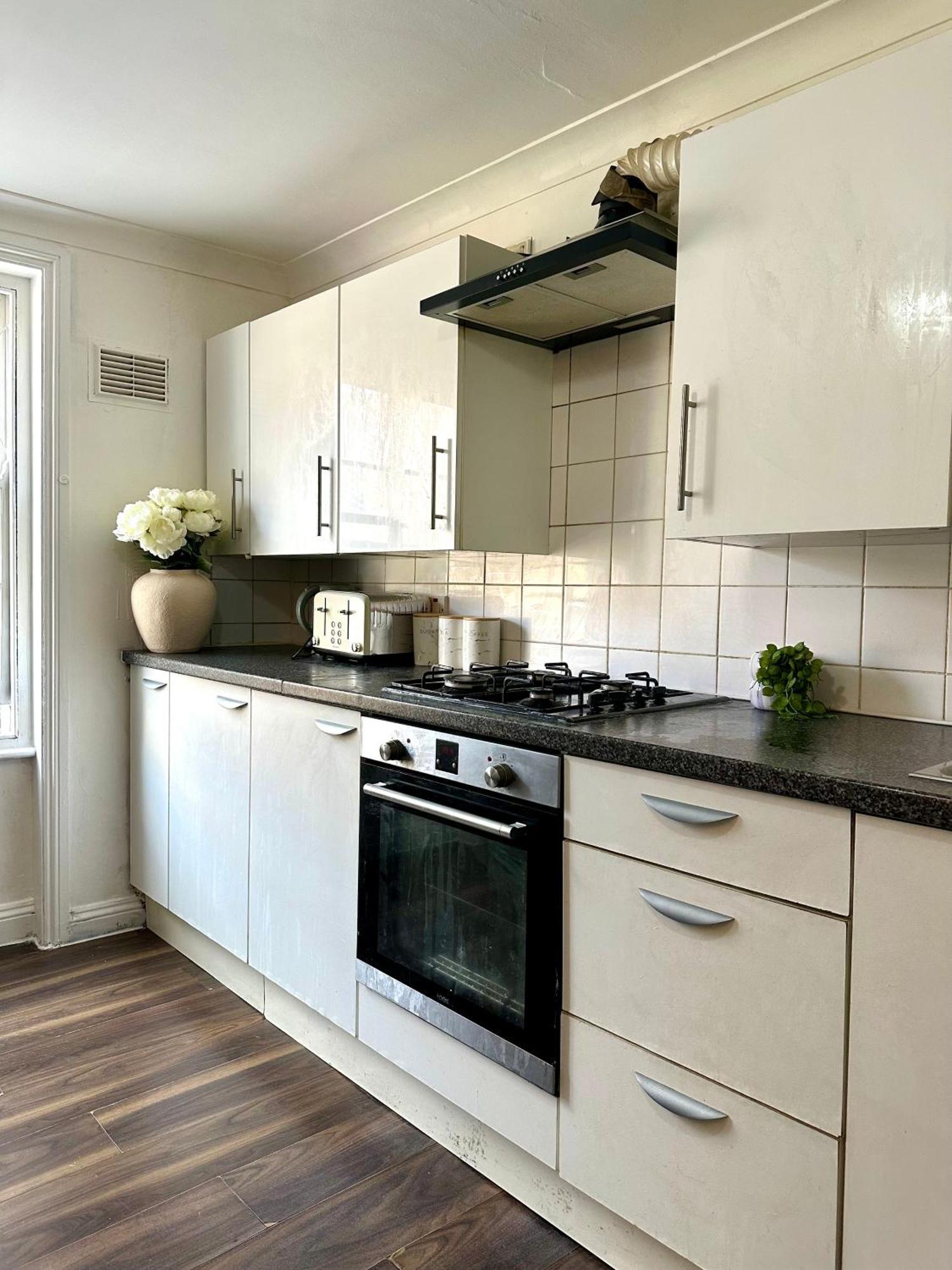 Spacious 4- Bedroom Flat! Kings Cross, St Pancras Appartamento Londra