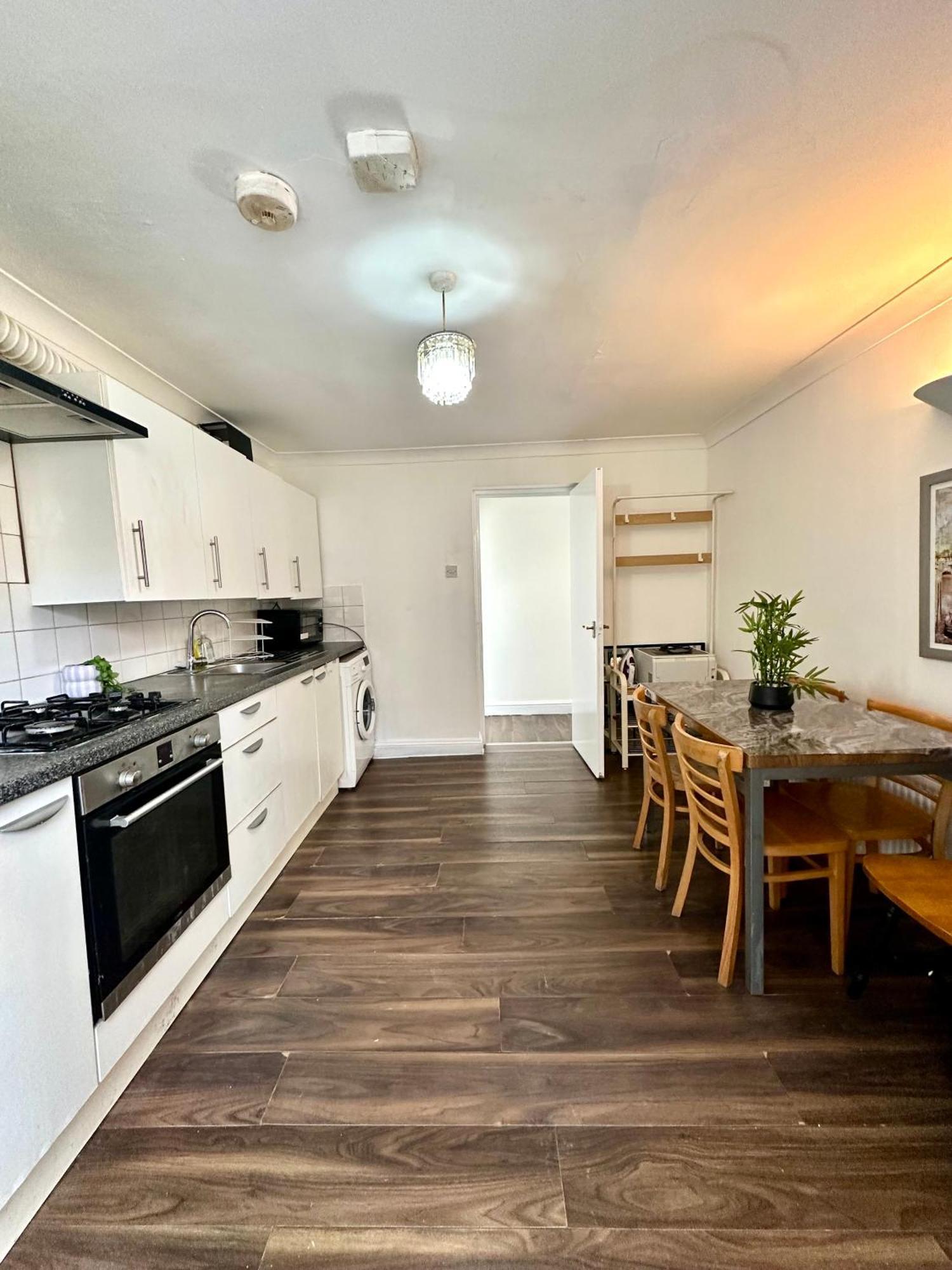 Appartamento Spacious 4- Bedroom Flat! Kings Cross, St Pancras Londra