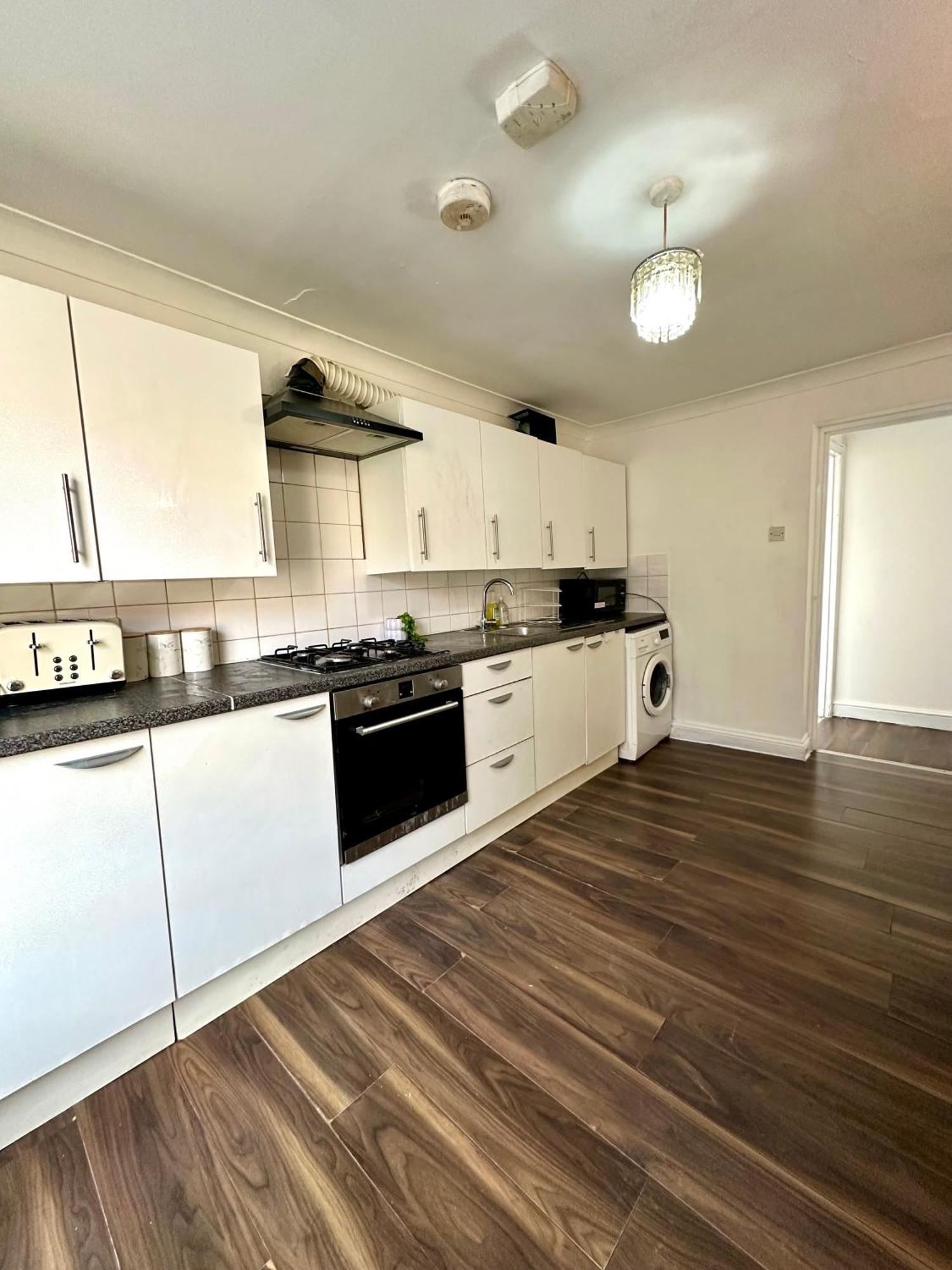 Spacious 4- Bedroom Flat! Kings Cross, St Pancras * Londra