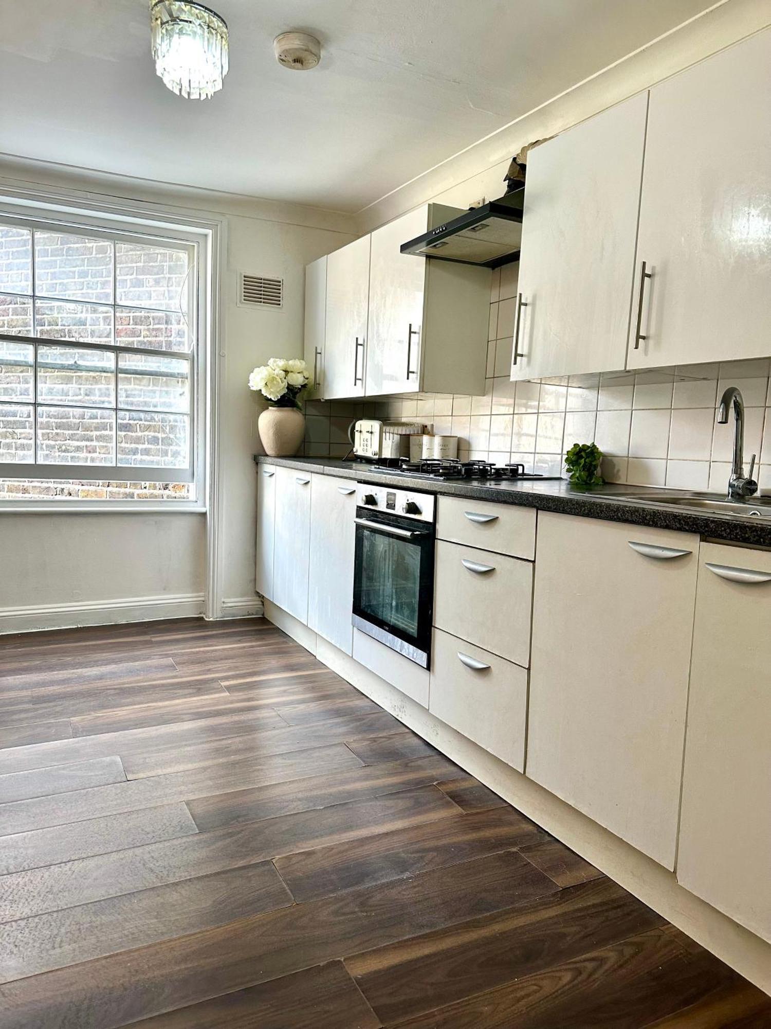 Spacious 4- Bedroom Flat! Kings Cross, St Pancras * Londra