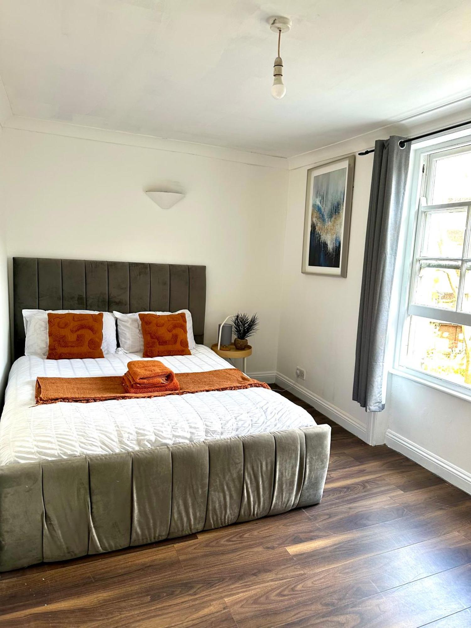 Spacious 4- Bedroom Flat! Kings Cross, St Pancras