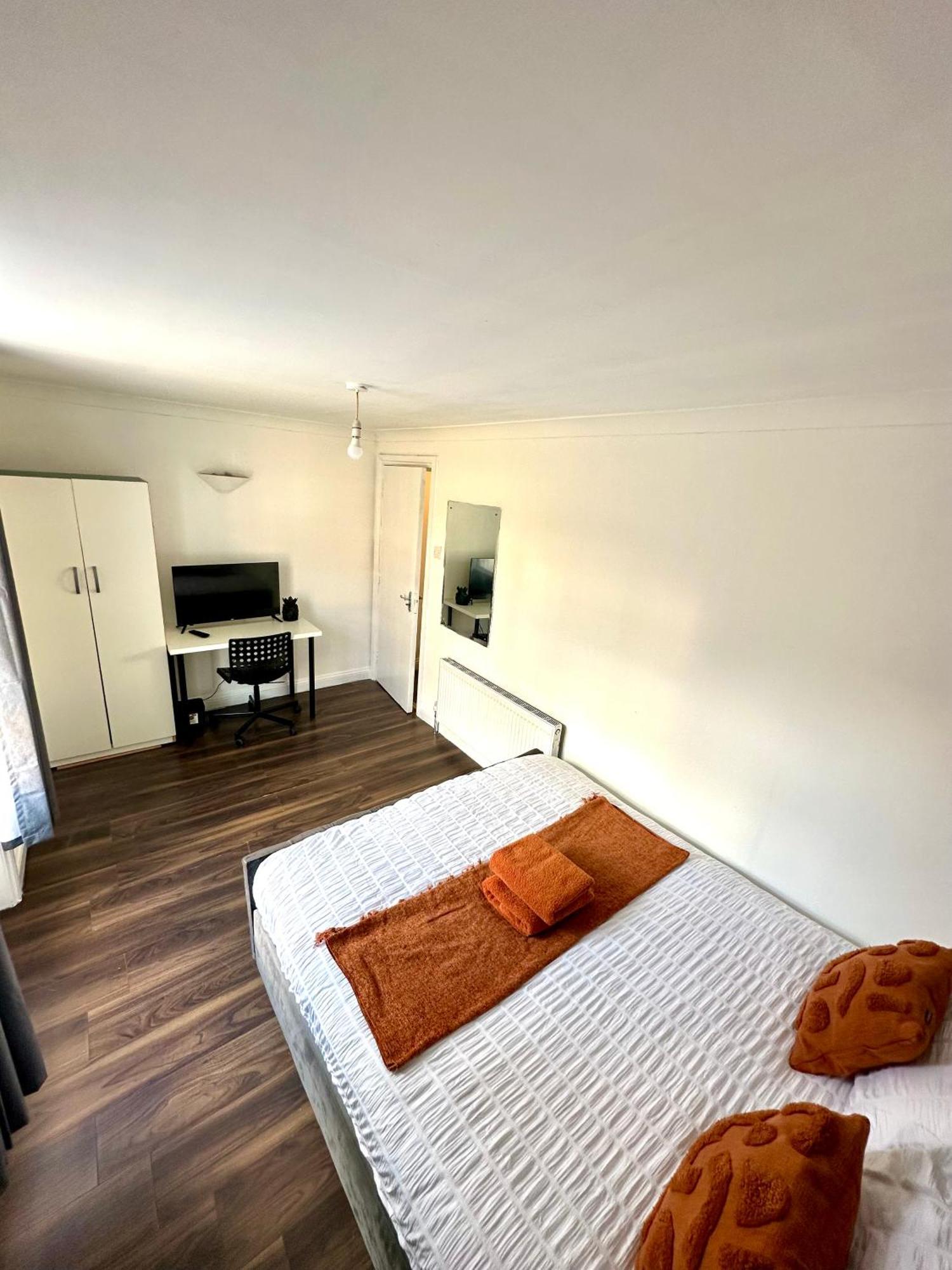 Spacious 4- Bedroom Flat! Kings Cross, St Pancras Apartament Londra