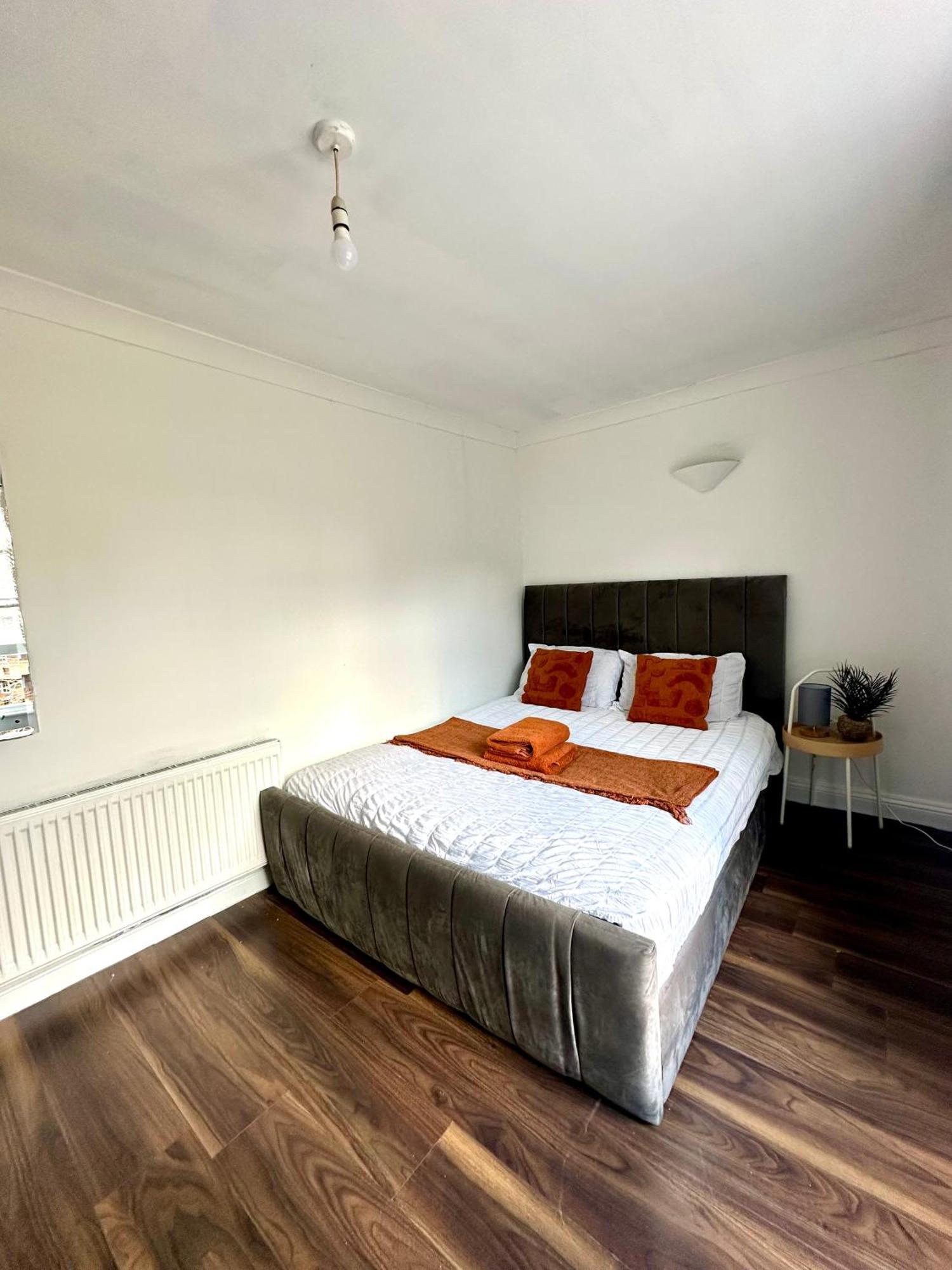 Spacious 4- Bedroom Flat! Kings Cross, St Pancras