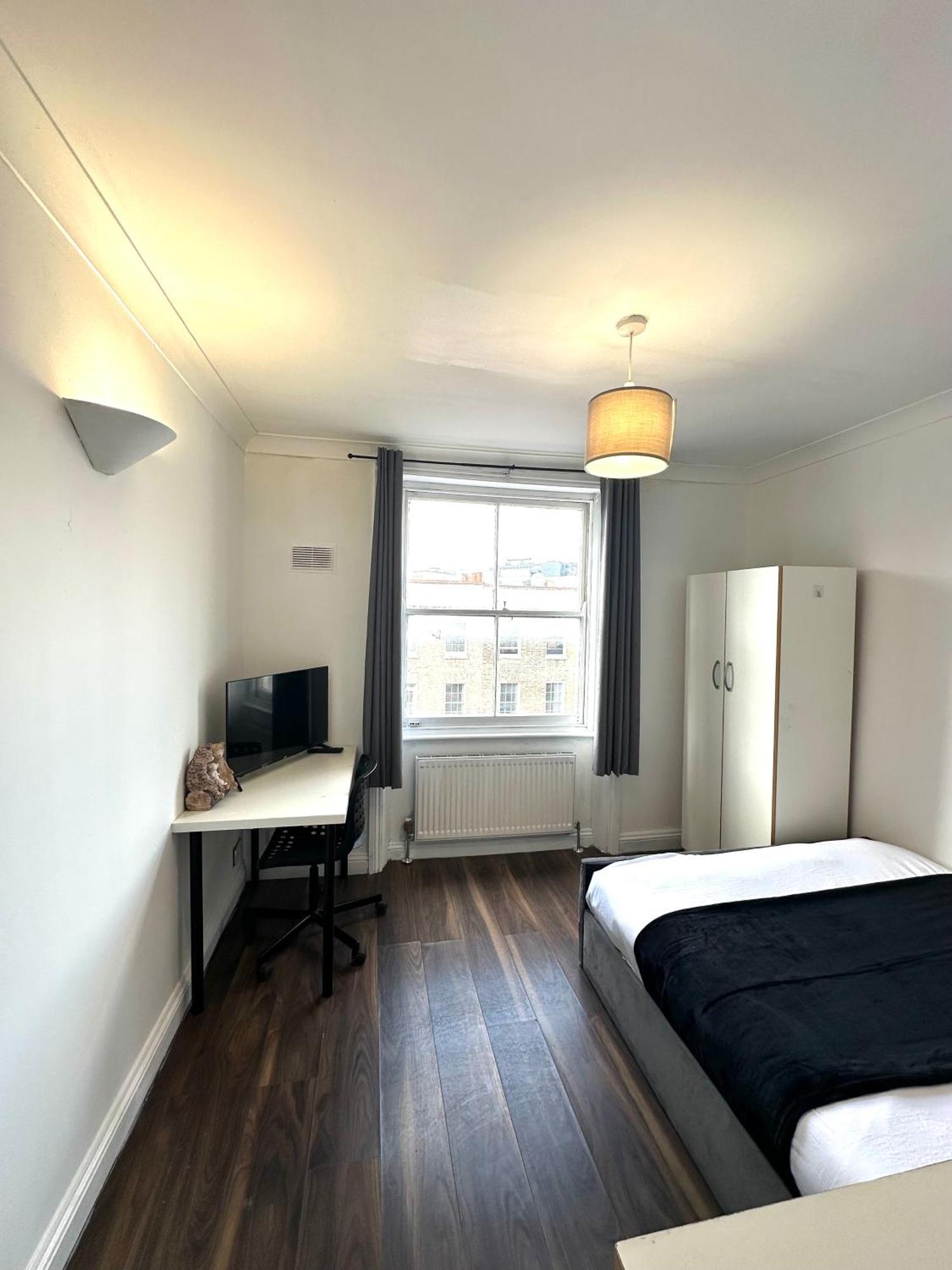 Spacious 4- Bedroom Flat! Kings Cross, St Pancras *